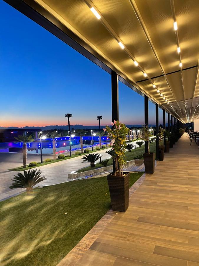 Resort Deluxe And
