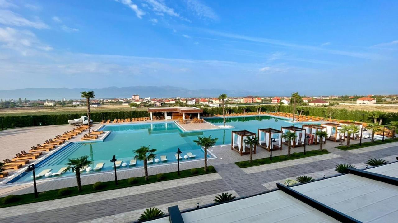 Resort Deluxe And Koplik