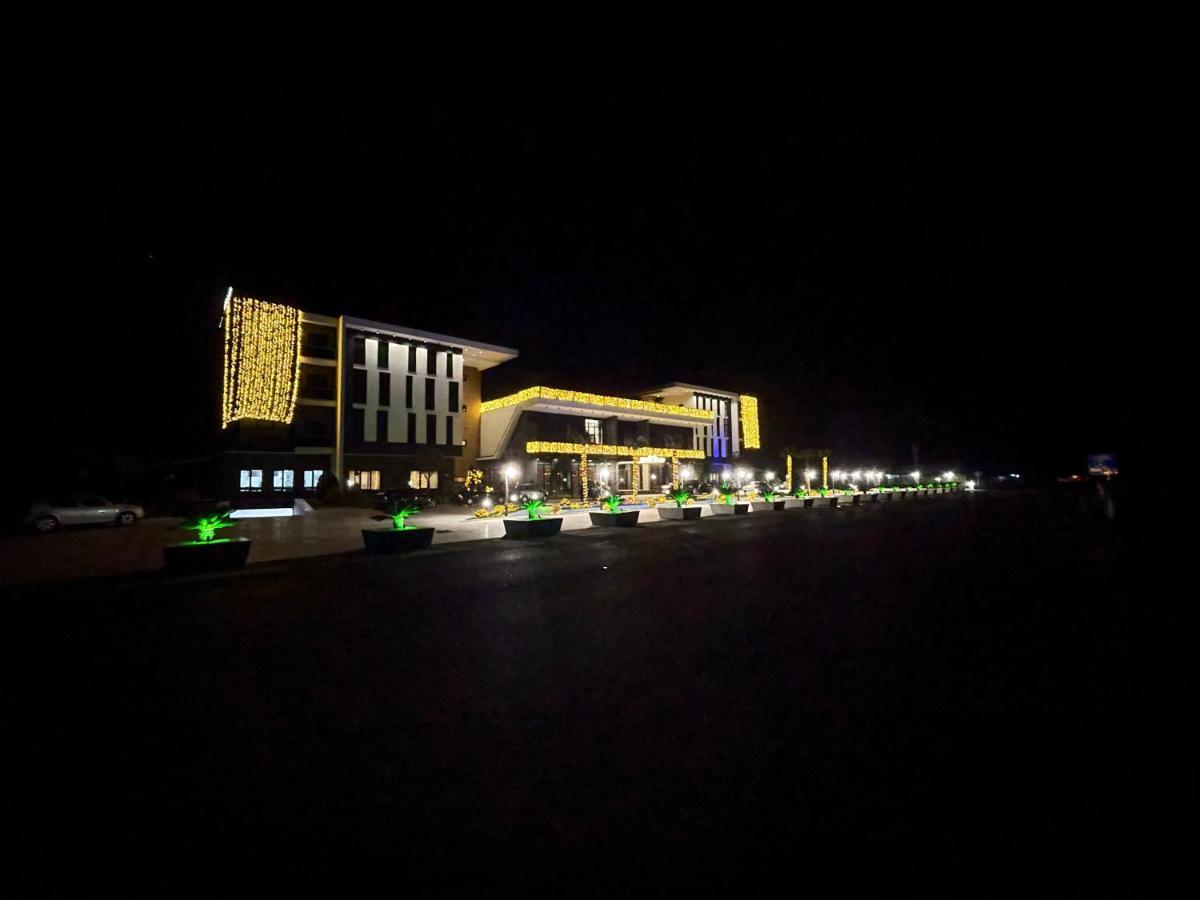 Deluxe And Resort