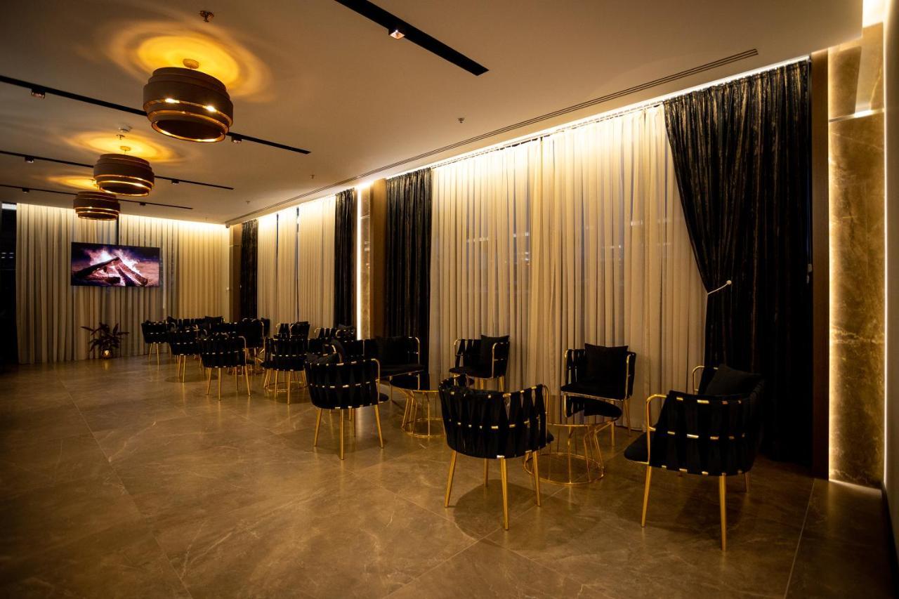 Resort Deluxe And
